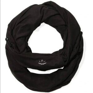 NWT Beyond Yoga Infinity Scarf Black Hidden‎ Zipper Pocket For Women